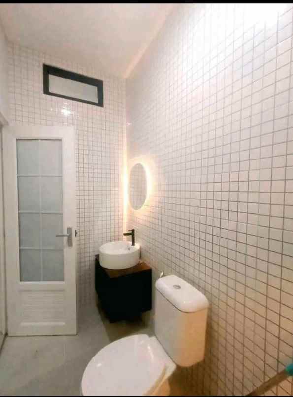 dijual rumah mutiara gading timur