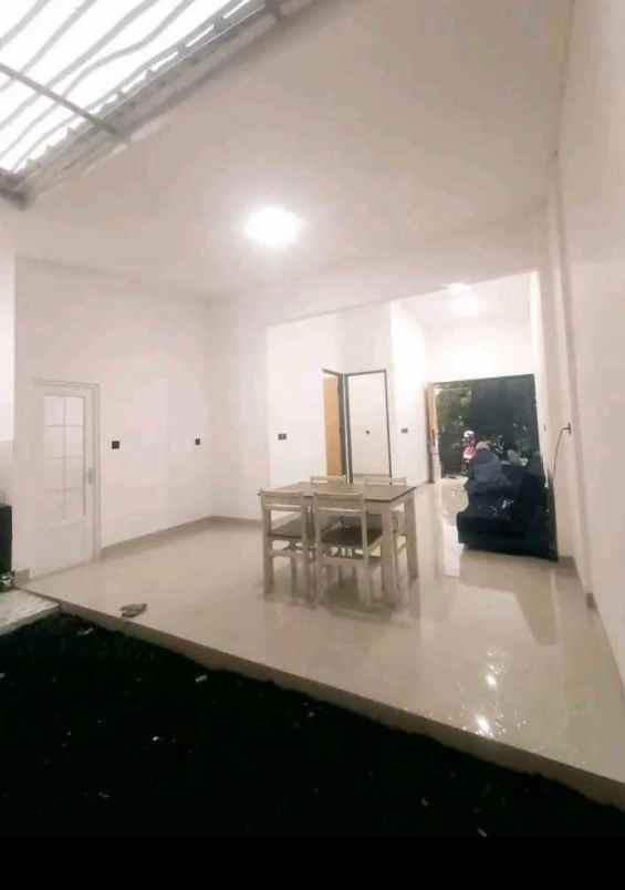 dijual rumah mutiara gading timur