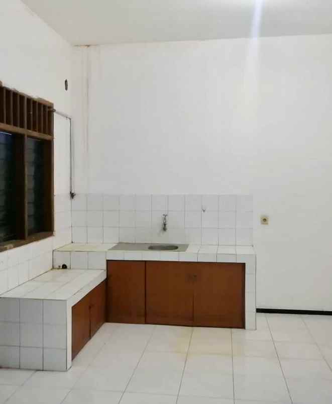 dijual rumah ngagel