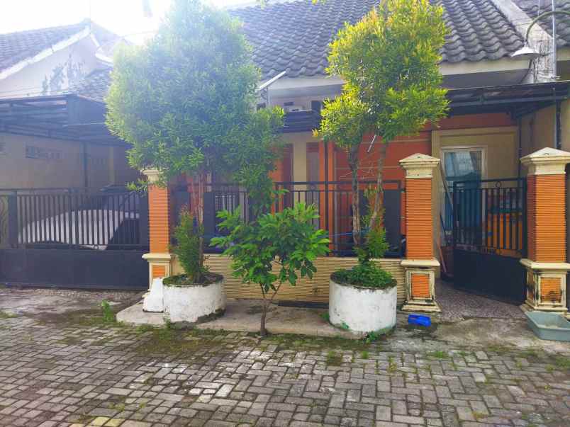 dijual rumah nganjuk