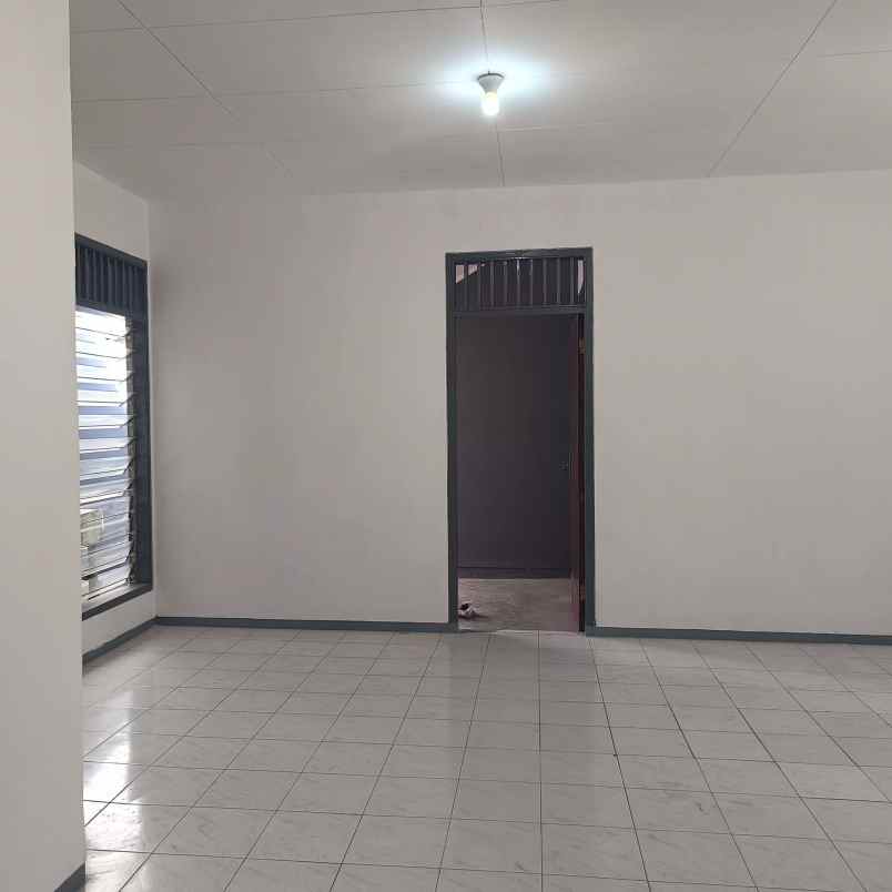 dijual rumah nginden