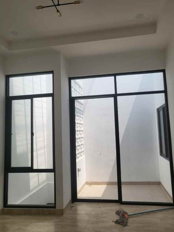 dijual rumah nusaloka bsd city