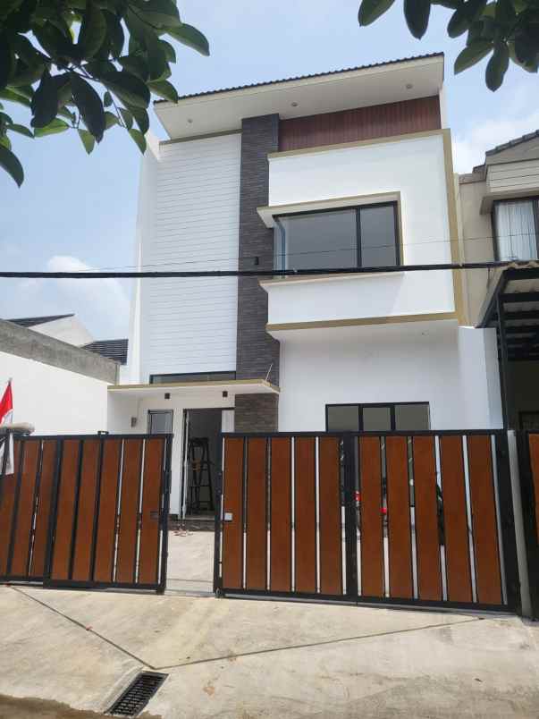 dijual rumah nusaloka bsd city