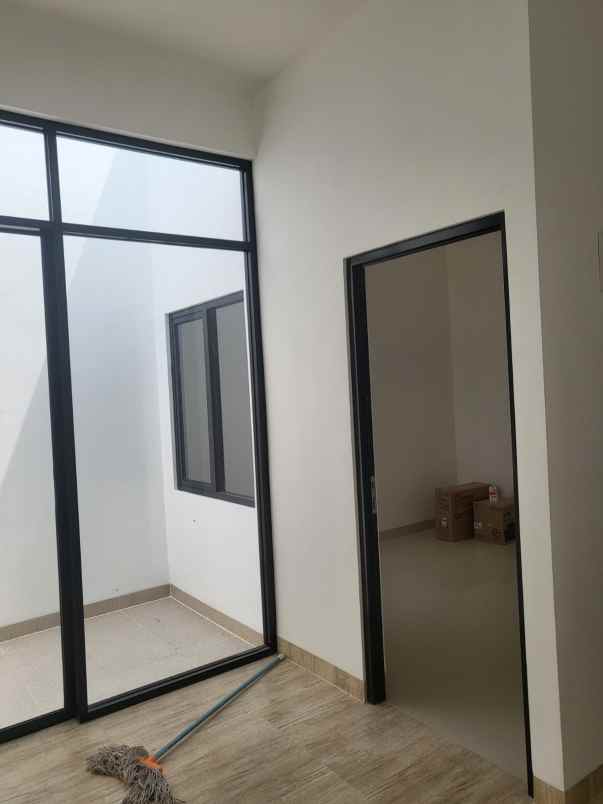 dijual rumah nusaloka bsd city