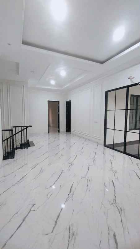 dijual rumah nusaloka bsd city