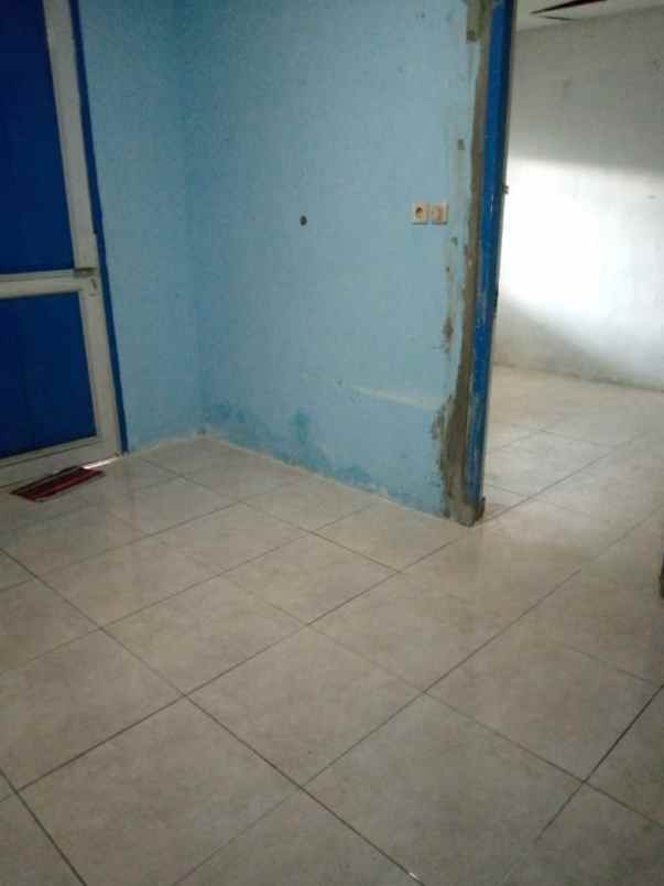 dijual rumah oma indah menganti surabaya barat