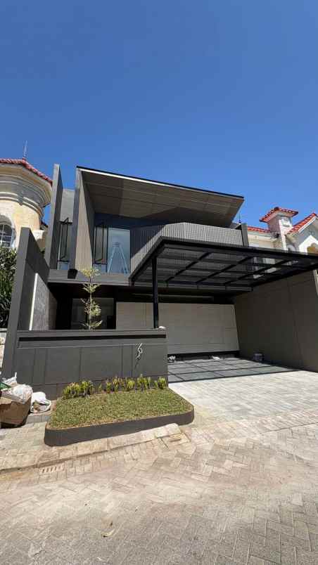 dijual rumah pakuwon city