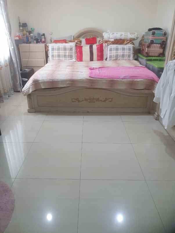 dijual rumah pakuwon city virginia regency