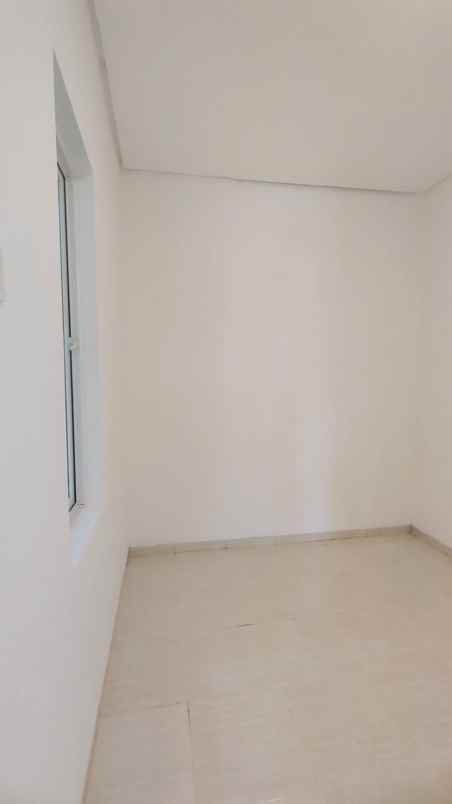 dijual rumah paradise city