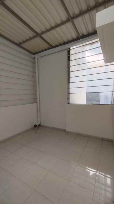 dijual rumah paradise city