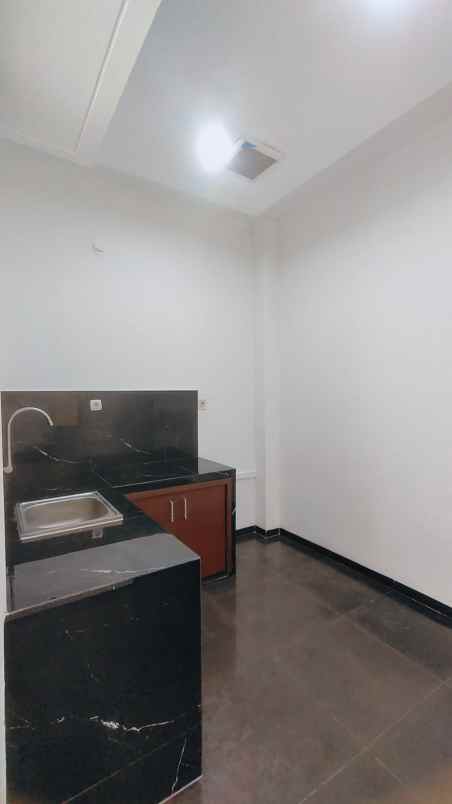 dijual rumah paradise city