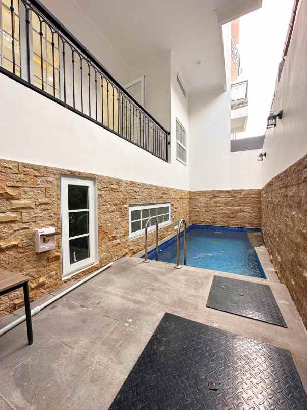 dijual rumah pejaten