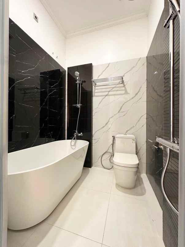 dijual rumah pejaten