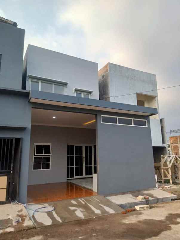 dijual rumah pelabuhan ketapang sukun