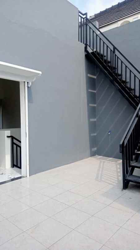 dijual rumah pelabuhan ketapang sukun