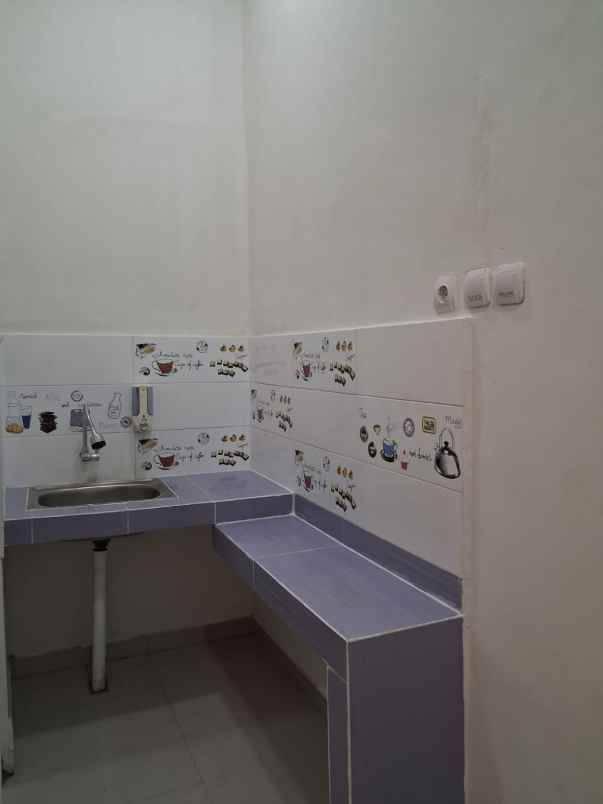dijual rumah pertama puri