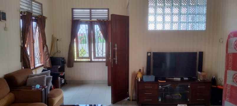 dijual rumah perum citra graha drono