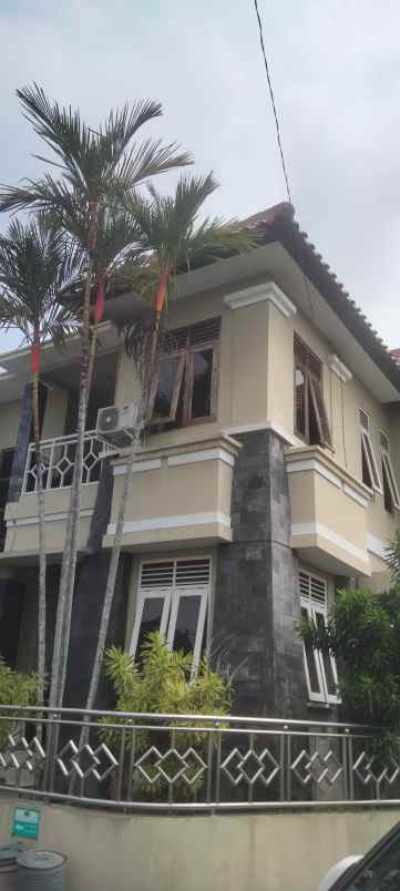 dijual rumah perum citra graha drono