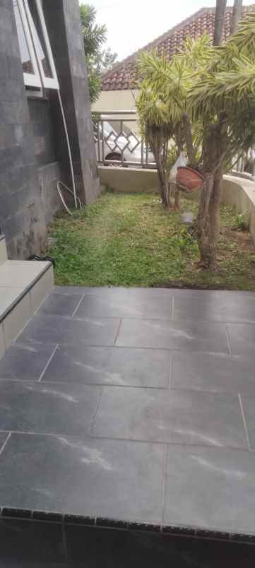 dijual rumah perum citra graha drono