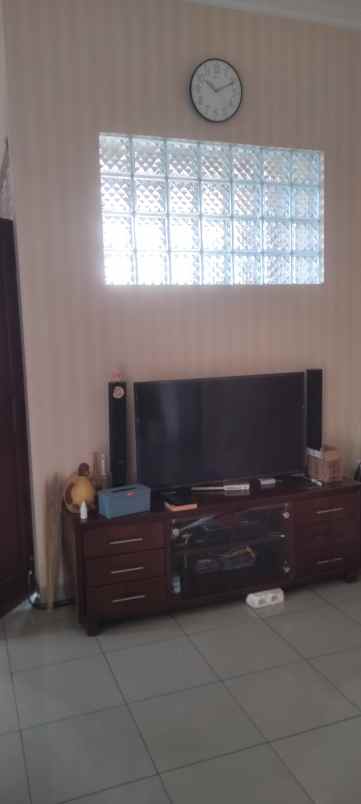 dijual rumah perum citra graha drono