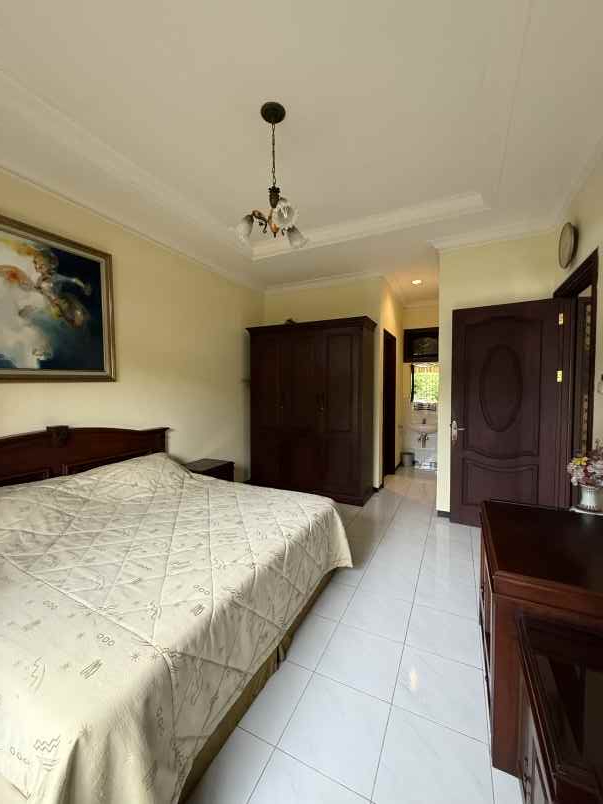 dijual rumah perum galaxy bumi permai