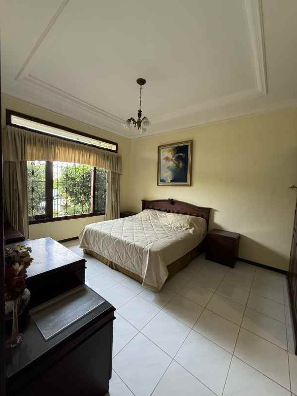 dijual rumah perum galaxy bumi permai