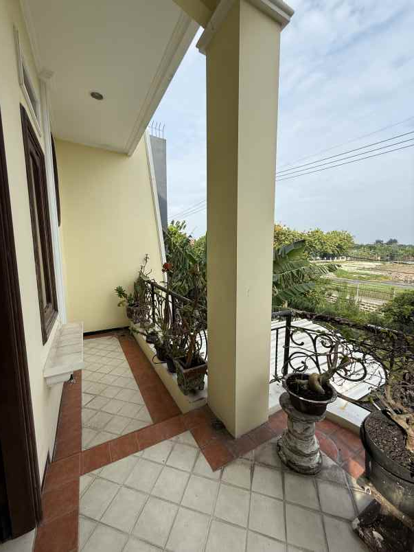 dijual rumah perum galaxy bumi permai