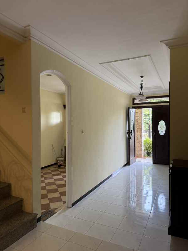 dijual rumah perum galaxy bumi permai