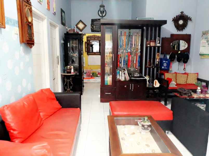 dijual rumah perum graha gardenia