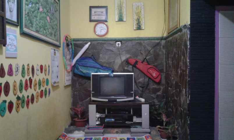 dijual rumah perum graha gardenia