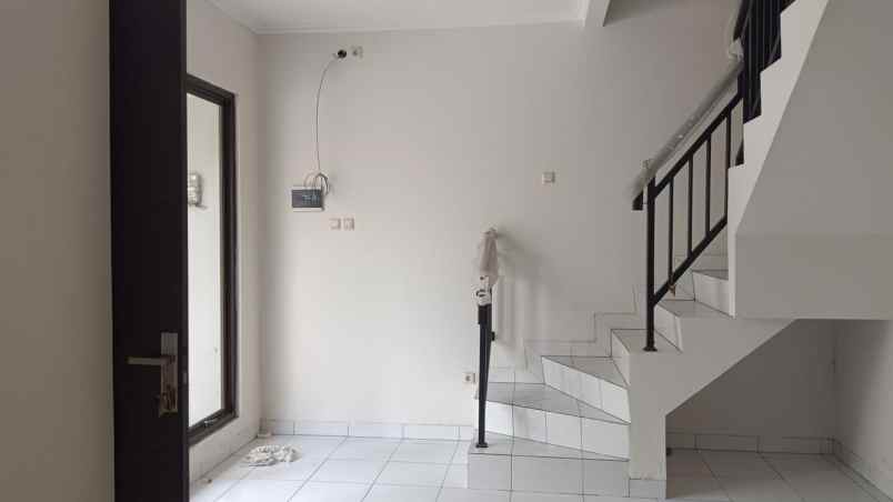 dijual rumah perumahan galuhmas cluster