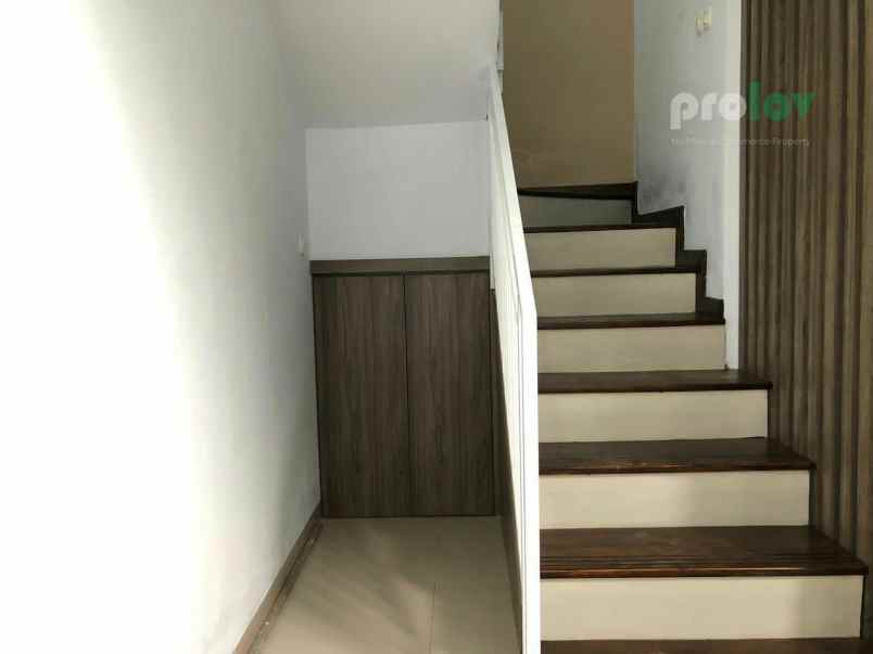 dijual rumah perumahan geger kalong permai