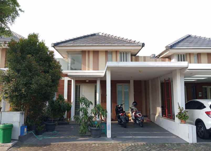 dijual rumah perumahan green orchid