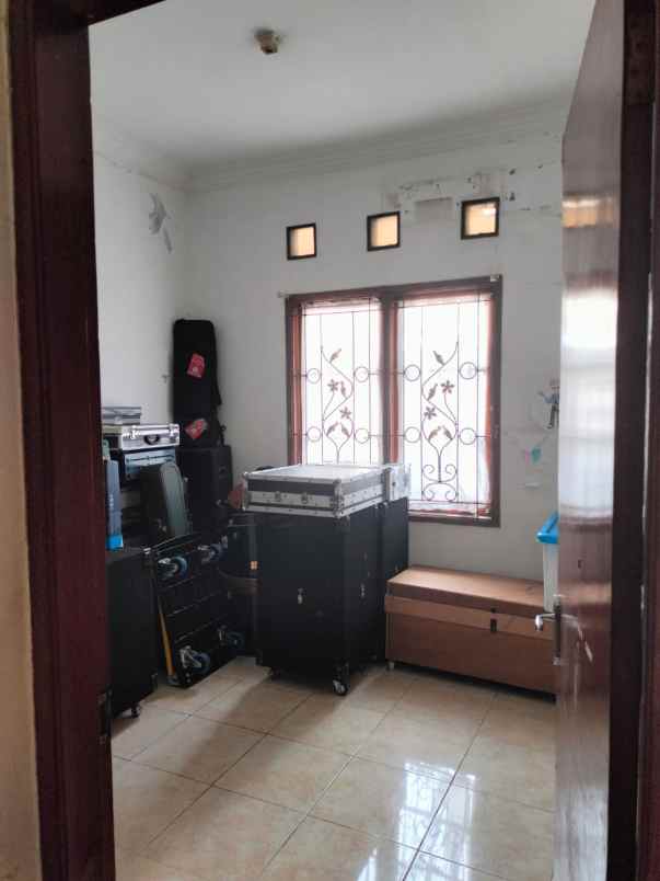 dijual rumah perumahan permata depok