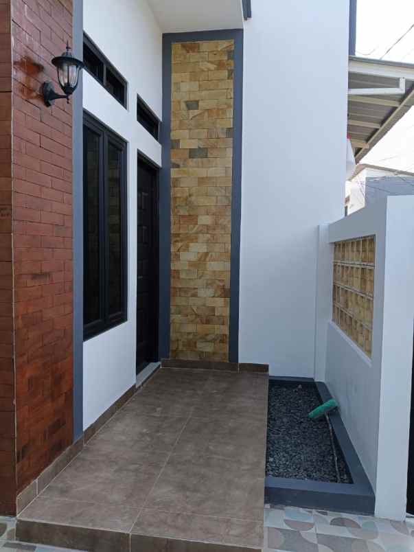 dijual rumah perumahan pesona anggrek