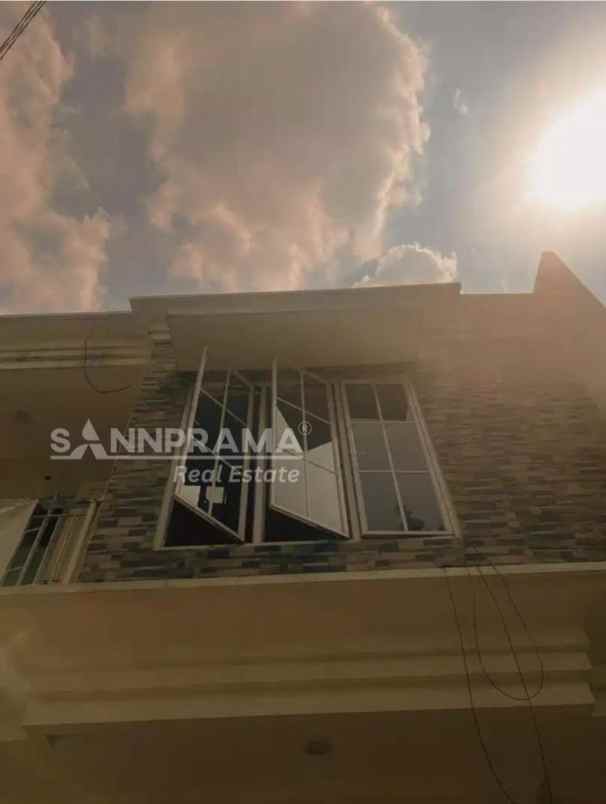 dijual rumah pisangan