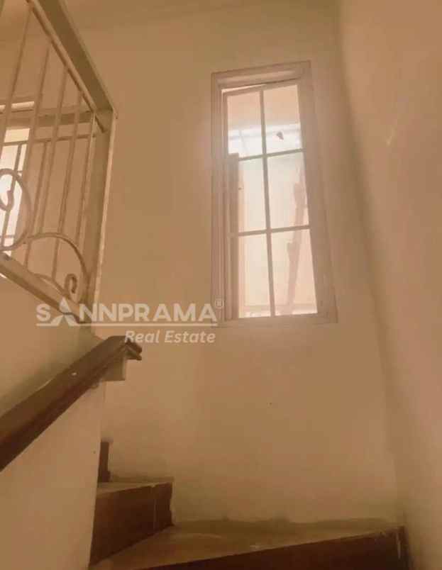 dijual rumah pisangan