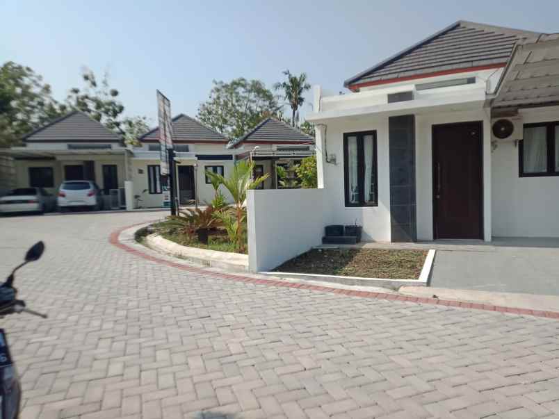 dijual rumah playen wonosari