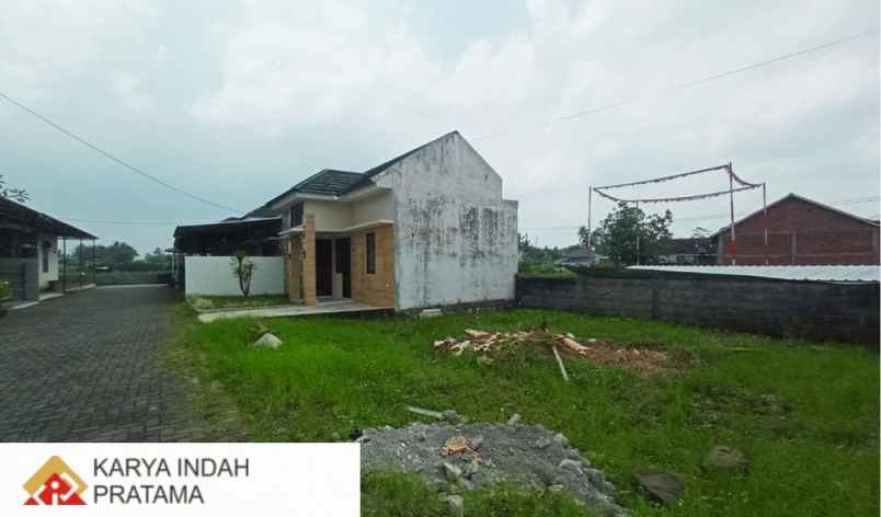 dijual rumah potorono