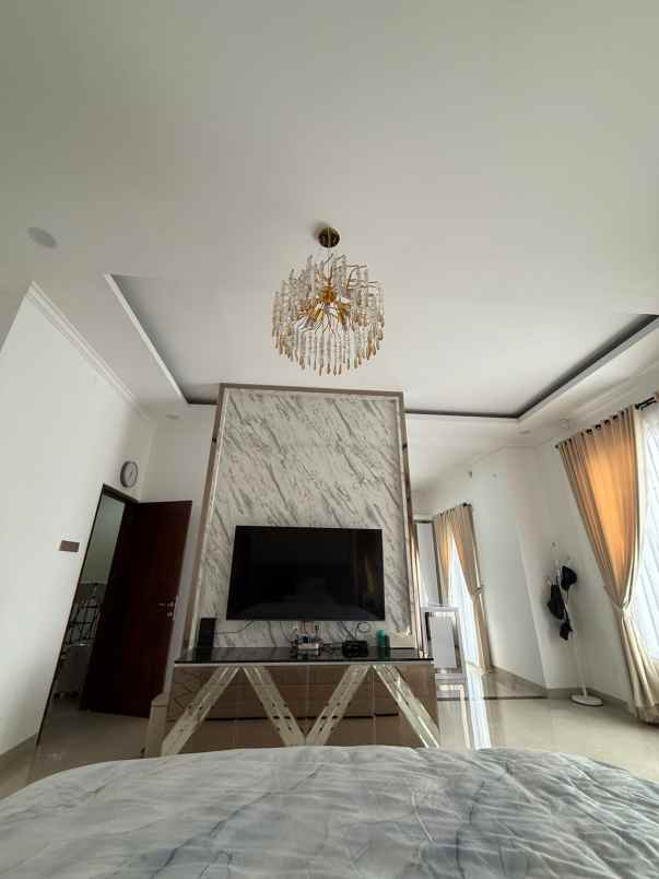 dijual rumah pulo asem