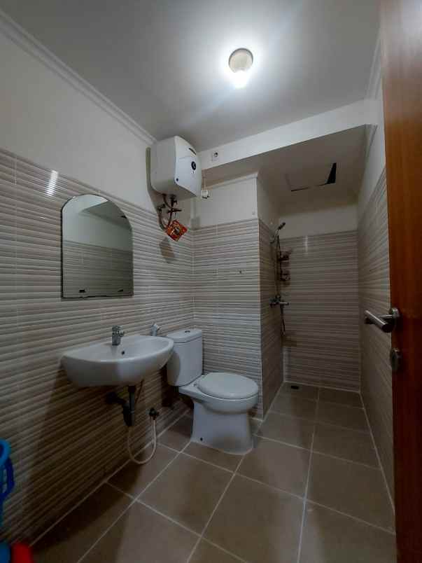 dijual rumah puncak bukit golf