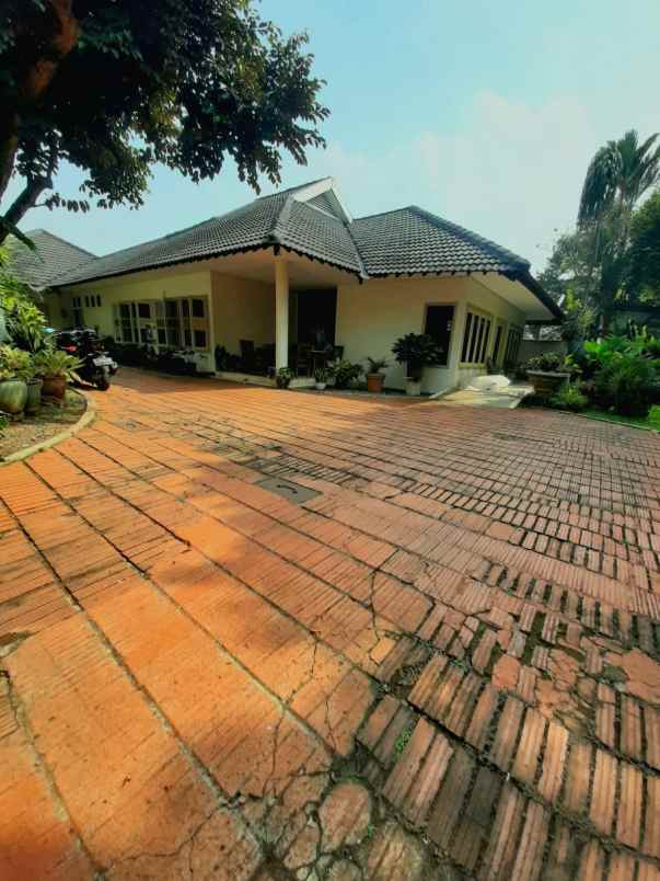 dijual rumah puri mutiara raya