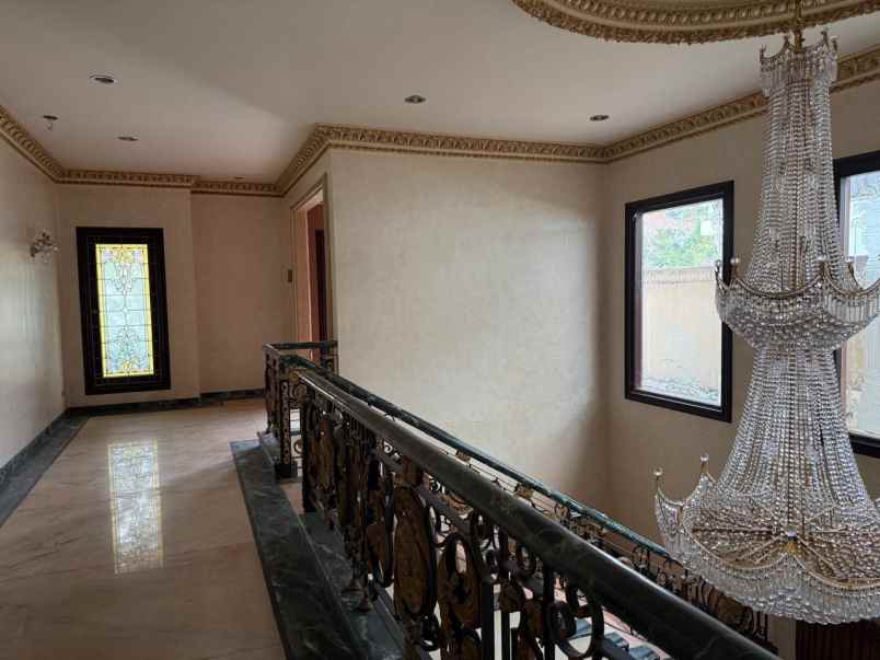 dijual rumah regency 21