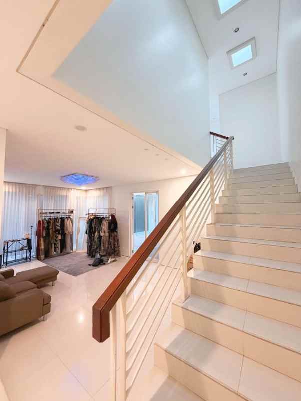 dijual rumah royal residence monticello full renov