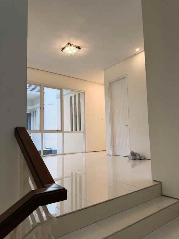 dijual rumah royal residence monticello full renov