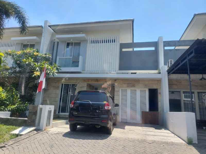 dijual rumah royal residence winchester