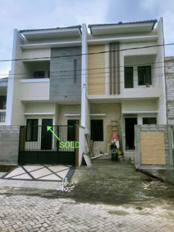 dijual rumah rungkut