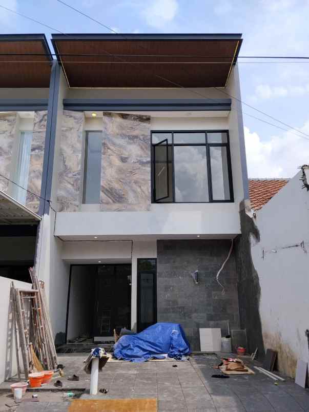 dijual rumah rungkut mapan