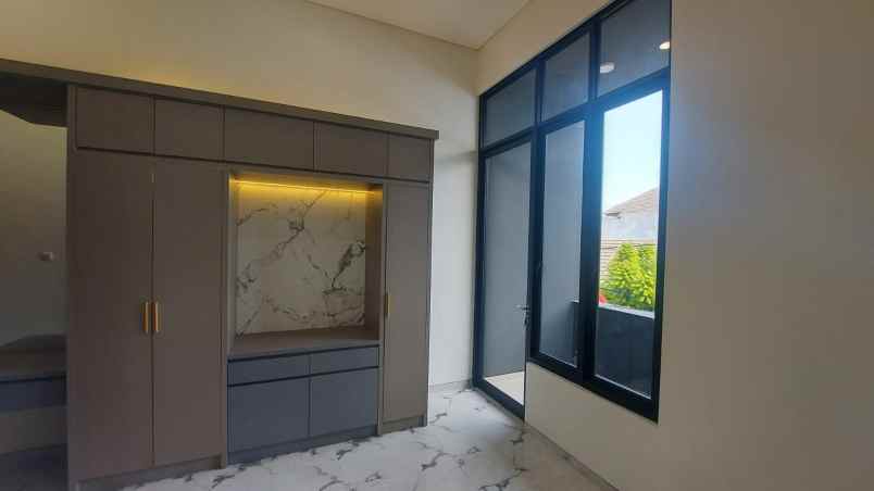 dijual rumah rungkut mapan