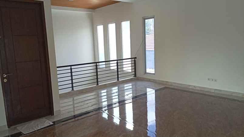 dijual rumah sampora cisauk kabupaten